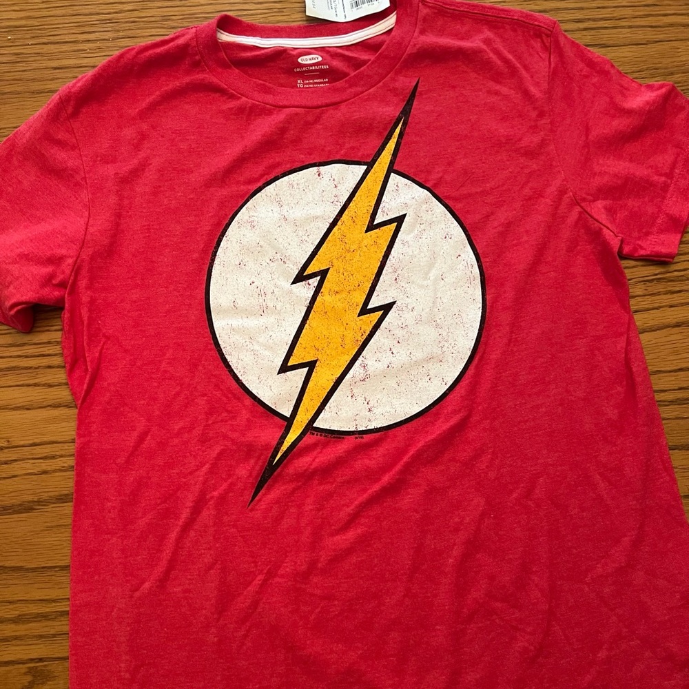 The Flash Tshirt NWT Youth XL